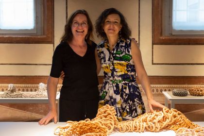 Samen met Christiana Fissore, directeur keramiekmuseum Mondovi